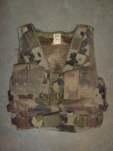 Gilet Tactique Original de l'Arme Franaise<br>Camouflage Centre Europe<br>Occasion bon tat