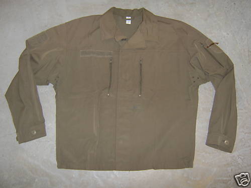 Veste Originale de l'Arme Autrichienne<br>Nouveau Modle<br>Tissu Ripstop<br>2 poches poitrine + 1 poche sur l'avant-bras gauche<br>Occasion 1er choix