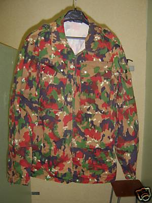 Veste Originale de l'Arme Suisse<br>2 poches poitrine + 1 poche sur l'avant-bras gauche<br>fermeture claire<br>Occasion trs bon tat